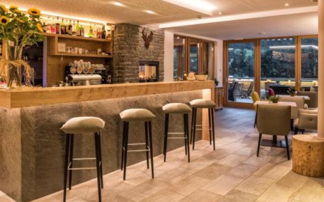 Helmhotel