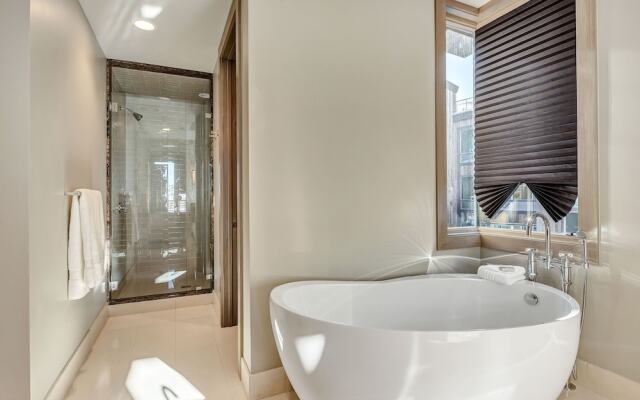 Two Bedroom Penthouse 2 Apartment Hotel by RedAwning