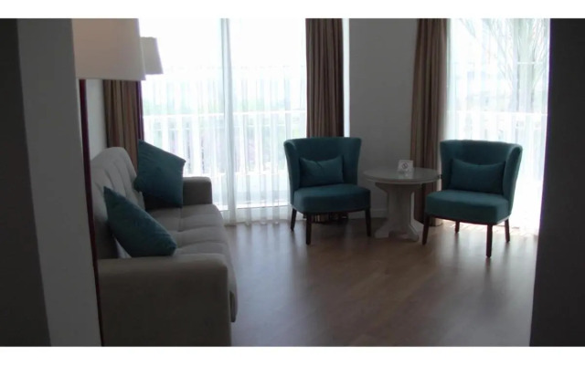 Denizkizi & Denizkizi Royal Hotel
