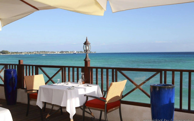 Sea Breeze Beach House by Ocean Hotels - All Inclusive