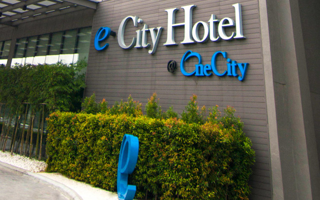 e.City Hotel at OneCity