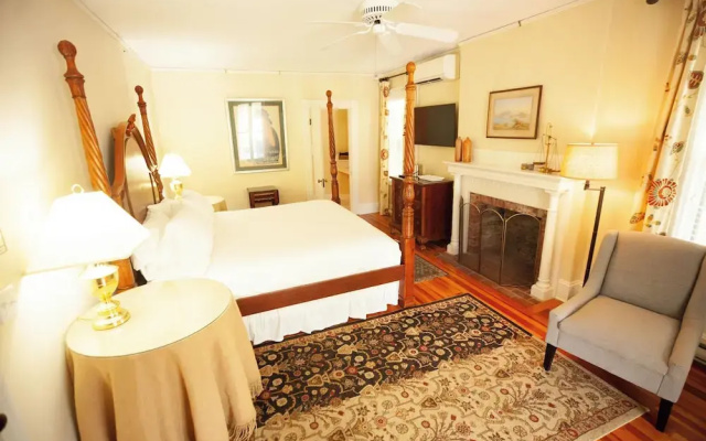 Yellow House Inn