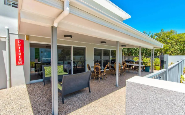 Mackay Oceanside Central Hotel
