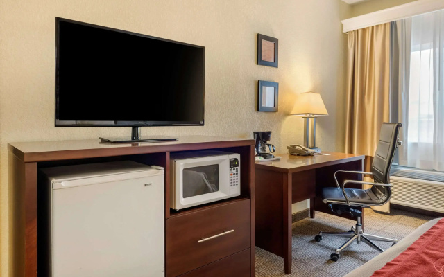 Comfort Inn Warren I-69