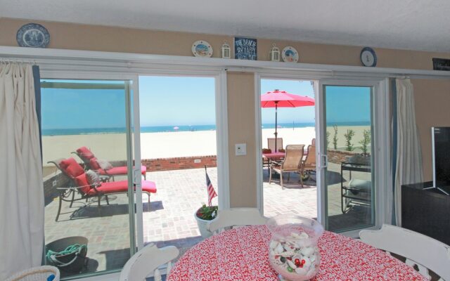 6302 W. Ocean Front (68447)