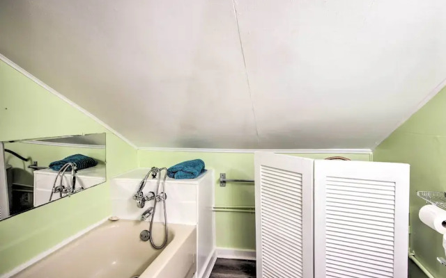 Pet-friendly Natchez Home: Walk to Downtown!