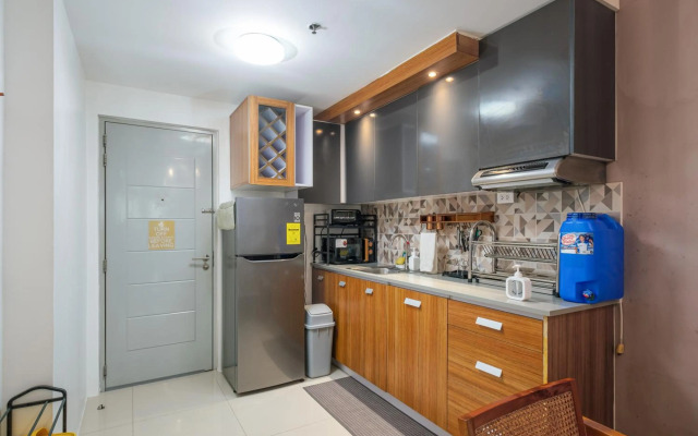 2-Bedroom QC SM North EDSA Condo Pool