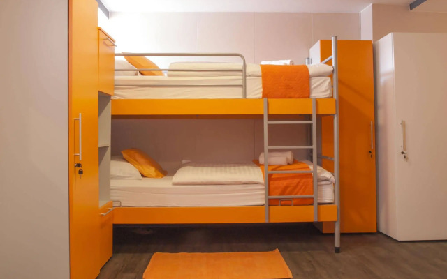 Botel Marina - Hostel