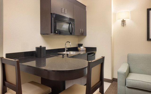 Ramada Plaza by Wyndham Orlando Resort & Suites Intl Drive