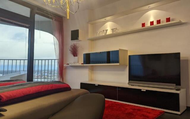 Sky-Romantic-Room