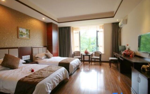 Yunfeng Holiday Hotel