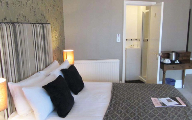 Monties Guest House