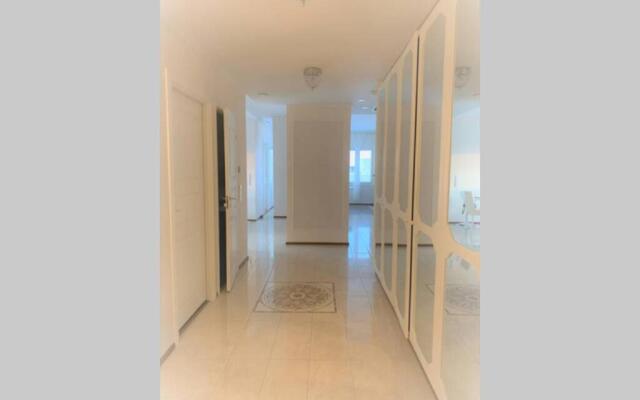 DOWNTOWN PENTHOUSE-SPA,sauna,3BR,seaview,free park
