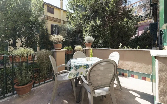 Santa Maria Maggiore Terrace Apartment