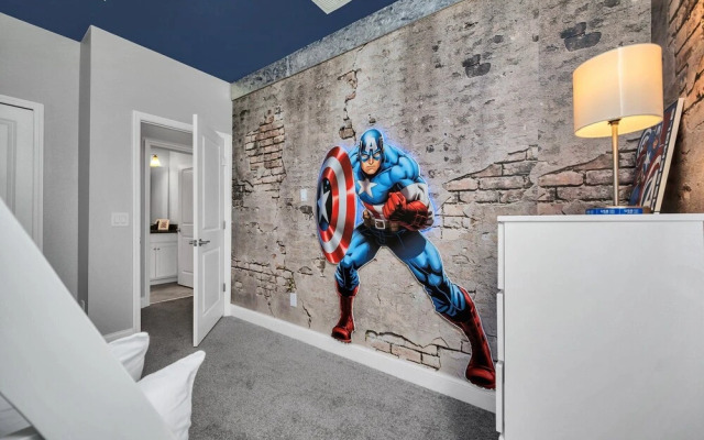 Vibrant Townhome w Private Pool, near Disney