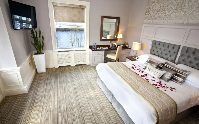 The Lakeside Hotel & Leisure Centre