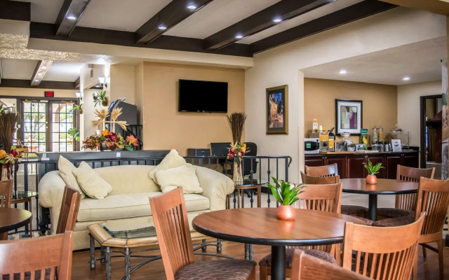 Clarion Pointe Tampa-Brandon Near Fairgrounds and Casino