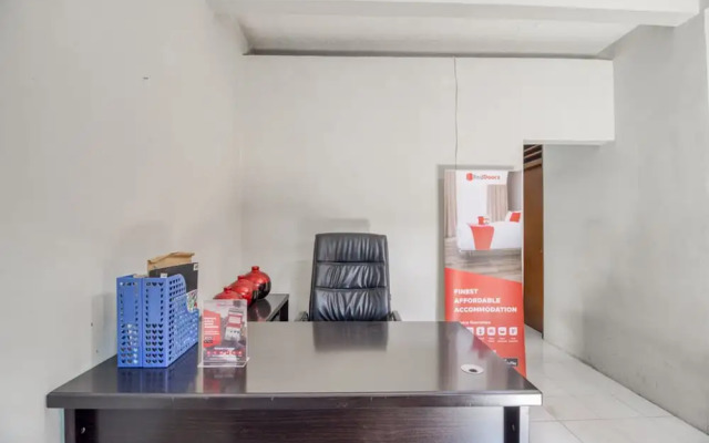 RedDoorz Syariah near Universitas PGRI Yogyakarta