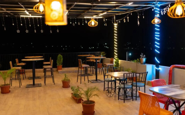Lake View Hotel