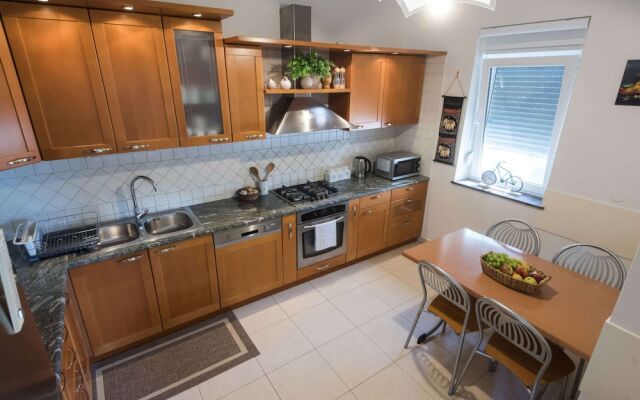 Seaside Villa in Zadar With Swimming Pool