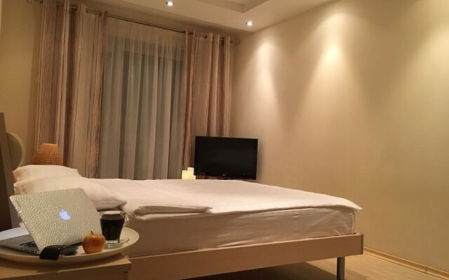 Апартаменты на Океанском пр-те, 100