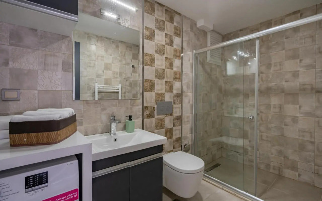 Eluxio Suite Hotel