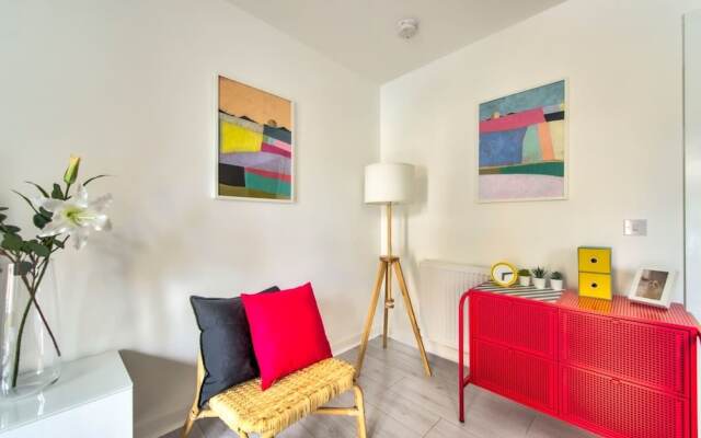 Bright 2Br Home Near Royal Mile