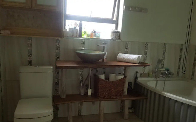 Room in House - Patzerella's Cozy Nest