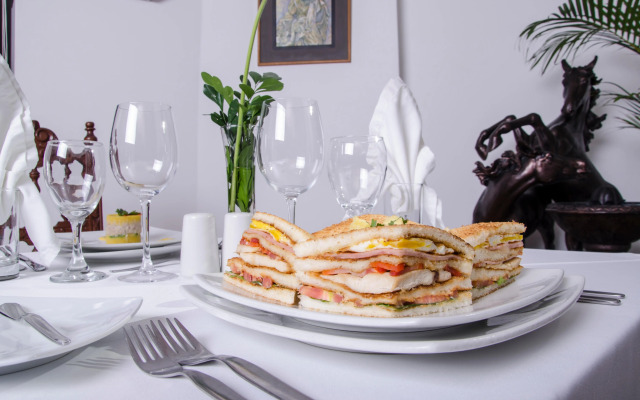 Miraflores Colon Hotel
