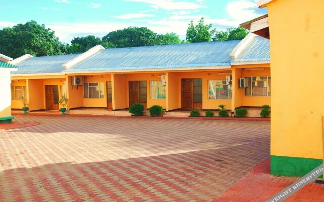 Woodlands Lodge & Tours