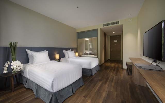 Wyndham Grand Flamingo Cat Ba Resort Hotel