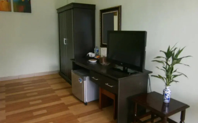 OYO 843 Pasadena Hotel