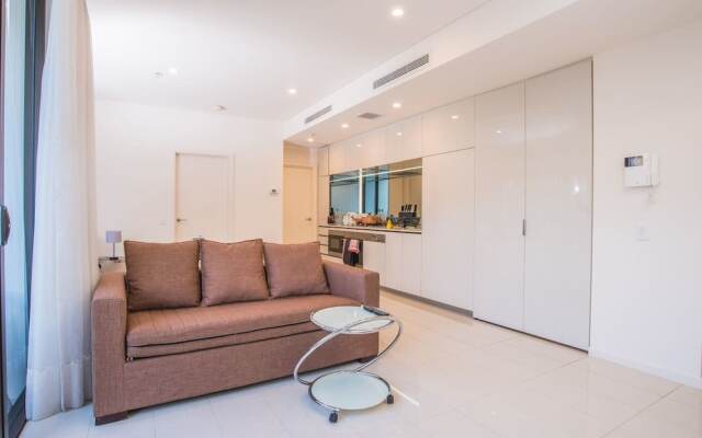 Spacious And Cozy Zetland Apartment