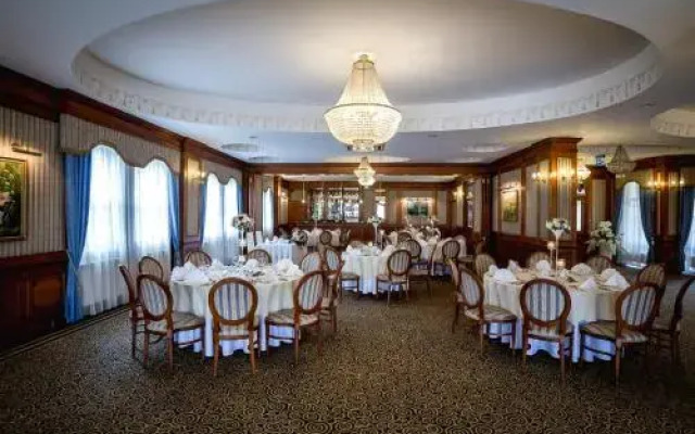 Hotel Nowy Dwór W Zaczerniu