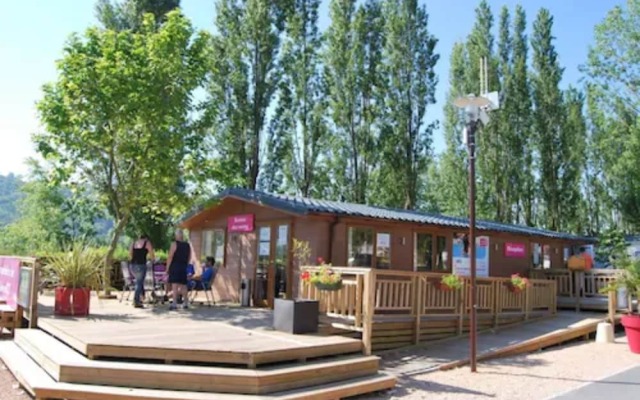 Camping Les Rives De Condrieu