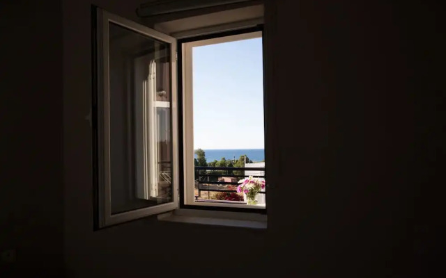 Yasmine Apartments