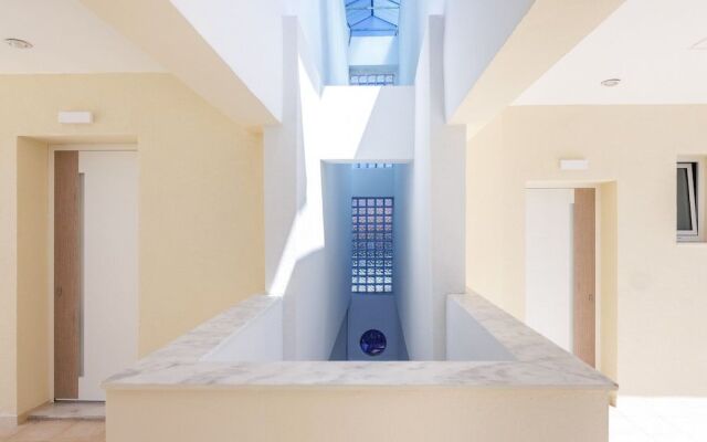 Kentro Luxury Suites