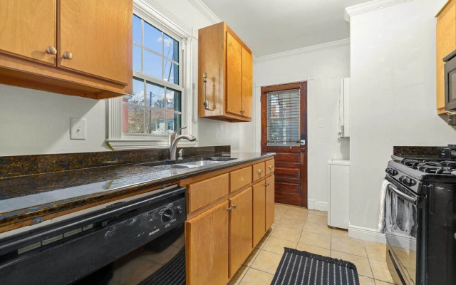 Pet-friendly Mobile Condo ~ 4 Mi to Downtown!