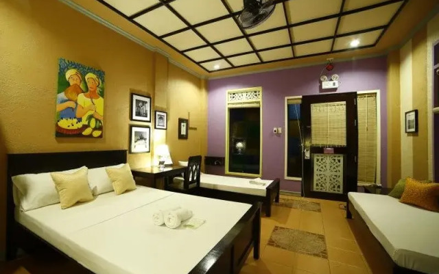 Purple Fountain Inn & Hostel