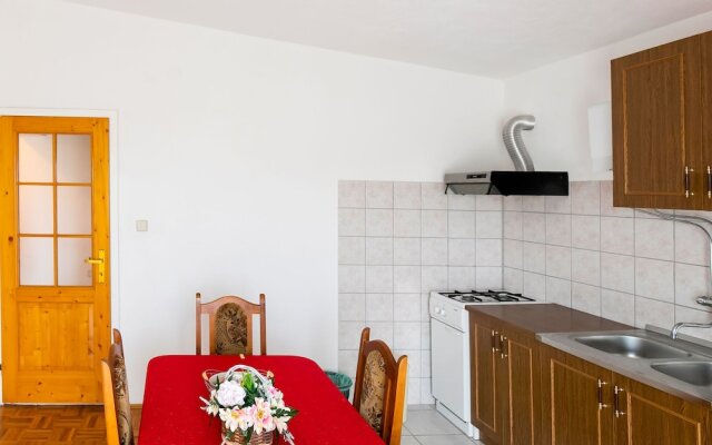 Lovely Apartment in Krneza Near Seabeach