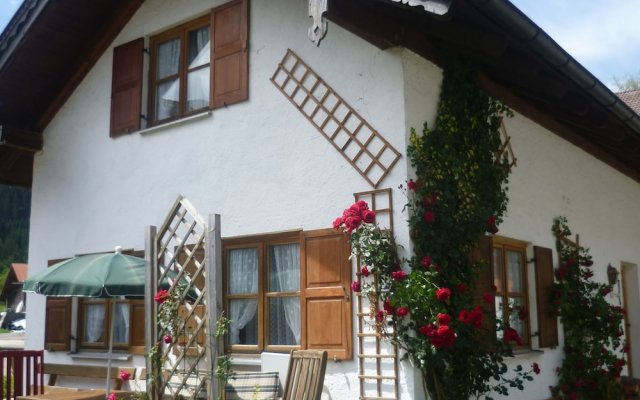 Delightful Holiday Home in Unterammergau