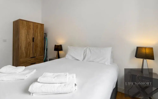 City Centre Spacious Apartment