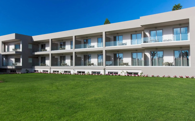 Marinos Beach Hotel