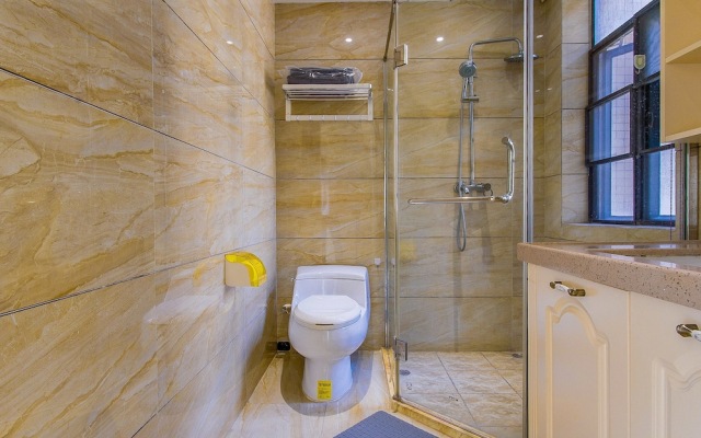 Locals Boutique Apartment Huafa Plaza 12