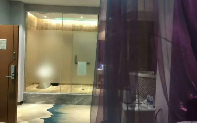 Tonghai Yunshang Impression Theme Hotel