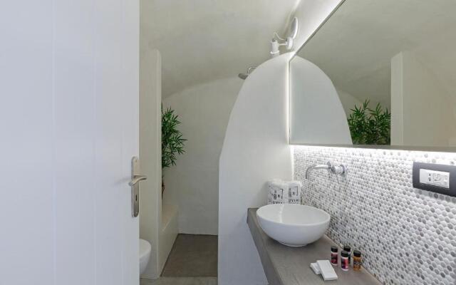 Alluvial Santorini Suites