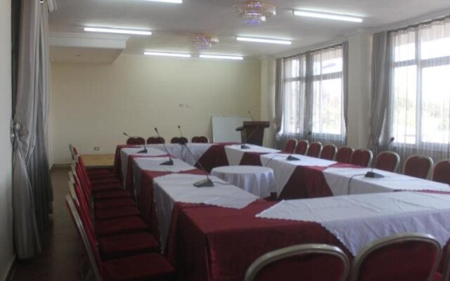 Tirar International Hotel
