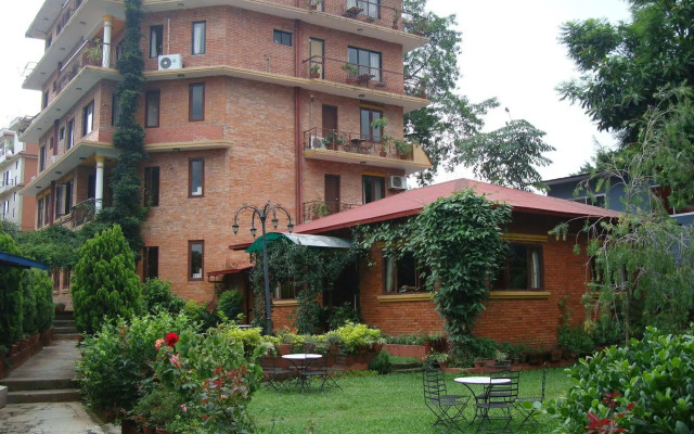 Royal Astoria Hotel