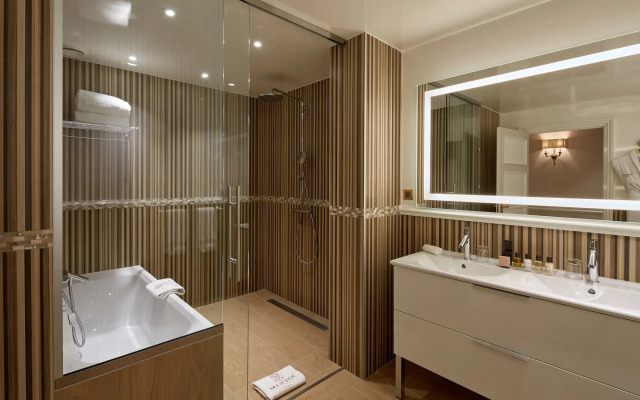Majestic Hotel - SPA Champs Elysées
