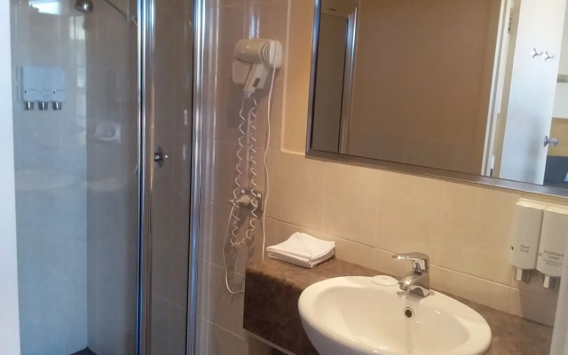 Desert Sand Motor Inn